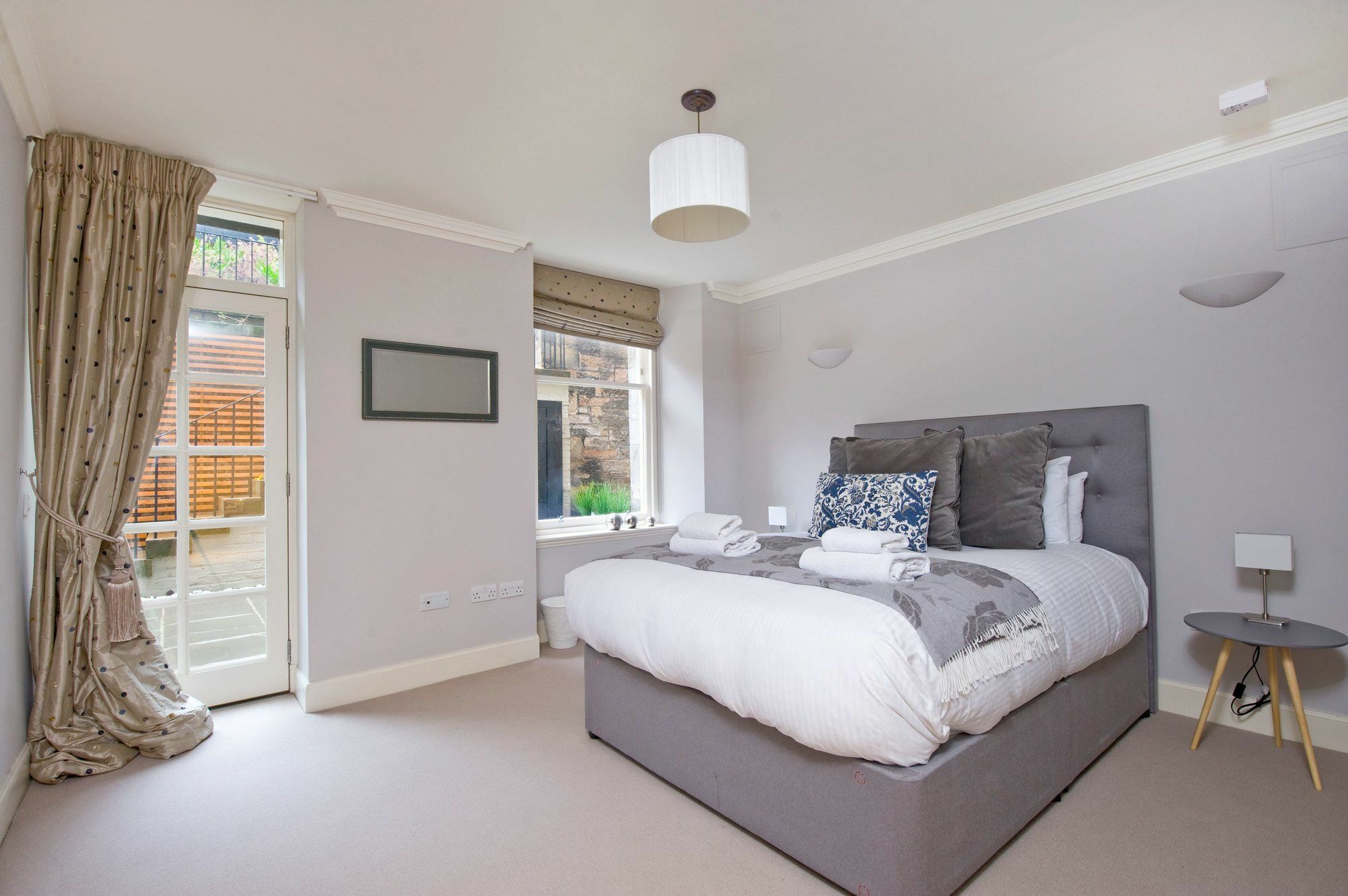 Destiny Scotland - Q-Residence Эдинбург Экстерьер фото