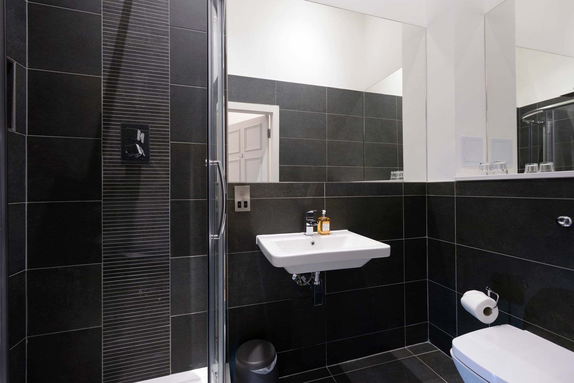 Destiny Scotland - Q-Residence Эдинбург Экстерьер фото